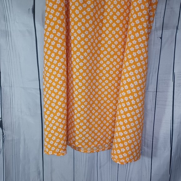 Divided Mini Floral Spaghetti Strap Sundress - Picture 8 of 10